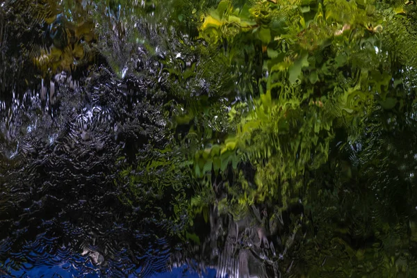 Абстрактний фон яскравих розмитих різнокольорових плям з — стокове фото