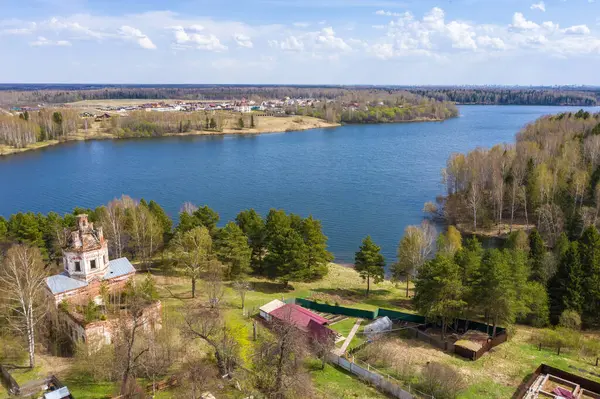 View Drone Dilapidated Church Banks Uvodsky Reservoir Spring Day Village — Stock Photo, Image