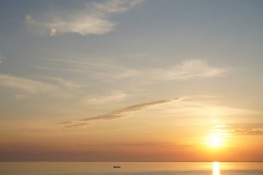 Kiev Denizi 'nde şafak vakti