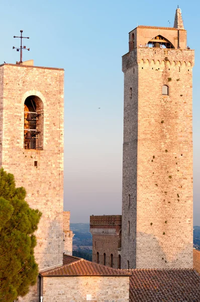 San Gimignano 'daki tarihi kuleler, Toskana İtalya