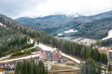 Teleferik dağlara görüntülemek