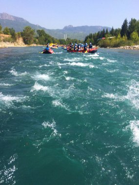 Dağ nehir hangi gemilerde rafted. Turist-extremals 