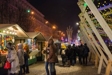 Yazı işleri. Kiev/Ukrayna - Ocak, 13, 2018: Ayasofya Meydanı'nda yeni yıl adil. Kiev, Ukrayna'nın merkezinde Sophia meydanında Noel süsleri.