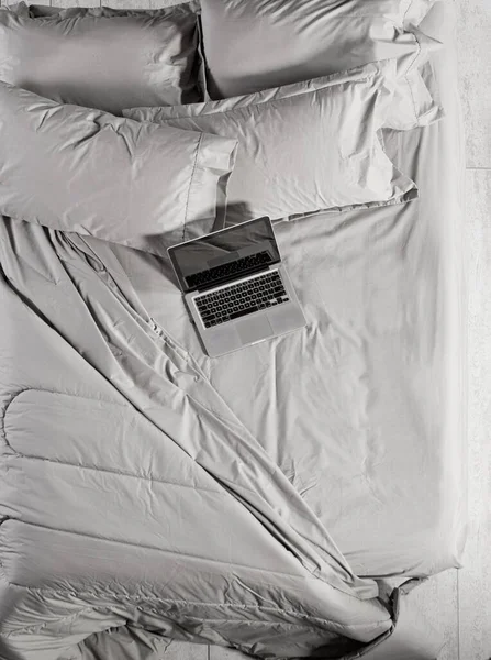 Вид Розкішний Готельний Номер Королівським Ліжком Видом Зверху Ліжко Домашній — стокове фото