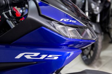 Lima, Peru - Marzo, 2020: Motoparttoto Yamaha mağazasında motosiklet tamir edildi ve satıldı, Lima 'da ortak bir dükkan.