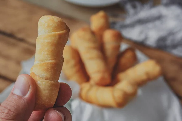 Evde kalmak için nefis aperatifler, tipik Venezuela tekelleri, peynir parmakları. İş ve zengin yiyecekler.