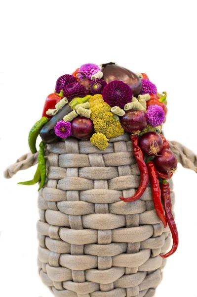 mevsimlik çiçek ve sebze buketi