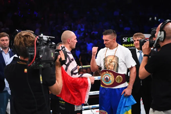 Боротися за версіями Wbo колишнім чемпіоном титул чемпіона світу — стокове фото