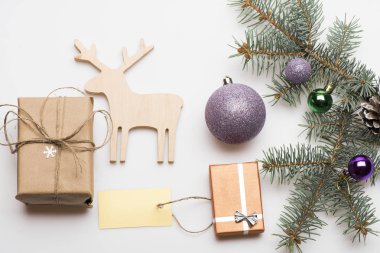 Noel baubles ve süslemeler