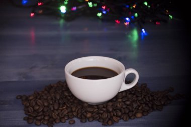 fincan kahve ve kahve çekirdekleri