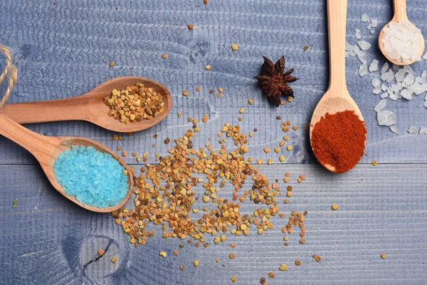 Ingrediënten voor het koken op vintage achtergrond — Stockfoto