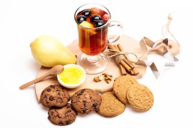Bardak glintwein veya sıcak şarap mulled
