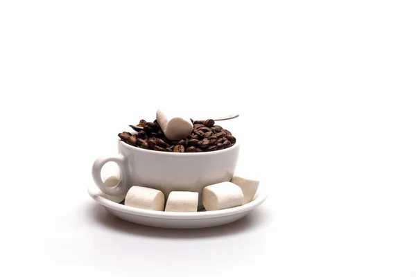 Kaffebönor och marshmallows — Stockfoto