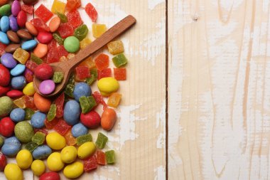 Marmelat ya da jöle şekerler renkli badem