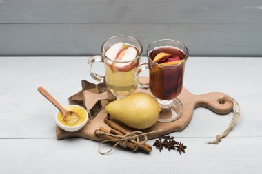 Glintwein veya sıcak şarap mulled bardak