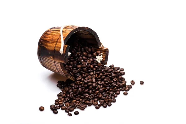 Granos de café en barrica de madera —  Fotos de Stock