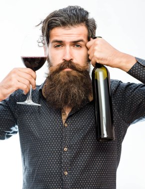 kırmızı şarap ile sakallı adam