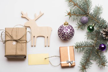 Noel baubles ve süslemeler