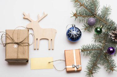 Noel baubles ve süslemeler