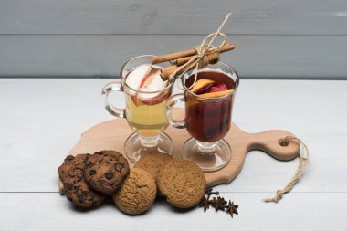 Glintwein veya sıcak şarap mulled bardak