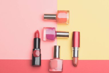 Oje ve ruj ile şişe