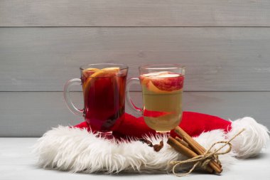 Glintwein veya sıcak şarap mulled bardak