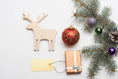 Noel baubles ve süslemeler