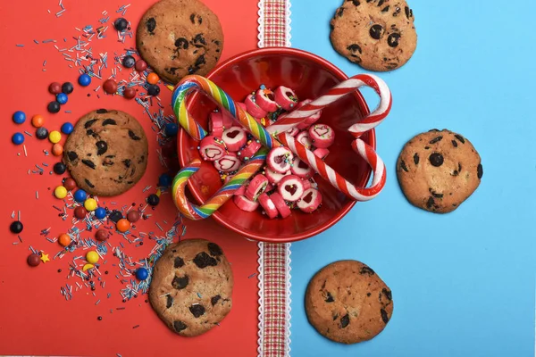 Godis och choklad chip cookies — Stockfoto