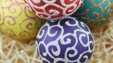 Cips arka plan üzerinde renkli topları ahşap