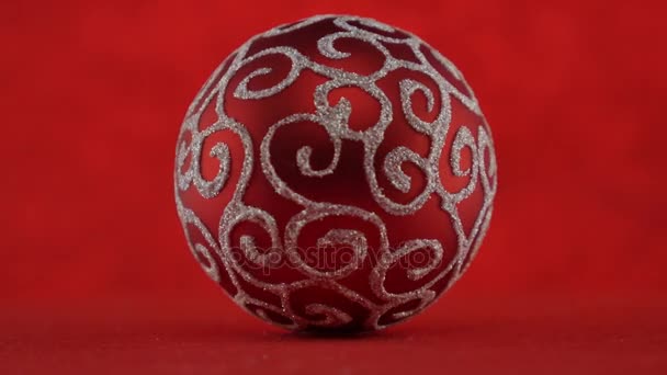 Czerwoną piłkę na czerwonym tle — Wideo stockowe