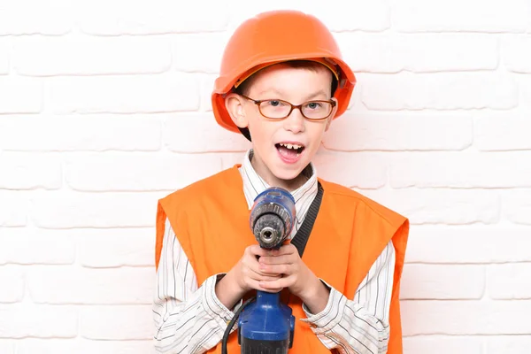 Joven lindo constructor chico — Foto de Stock