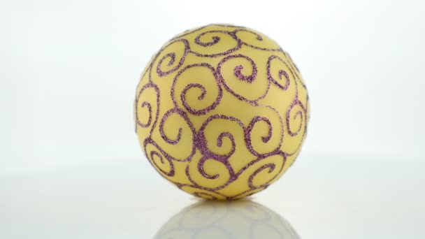 Yellow ball isolated on white — Stock Video