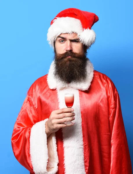 Όμορφος γενειοφόρος Άγιος Βασίλης άντρας — Φωτογραφία Αρχείου