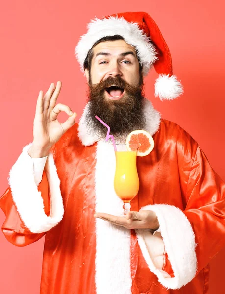 Schöner bärtiger Weihnachtsmann — Stockfoto