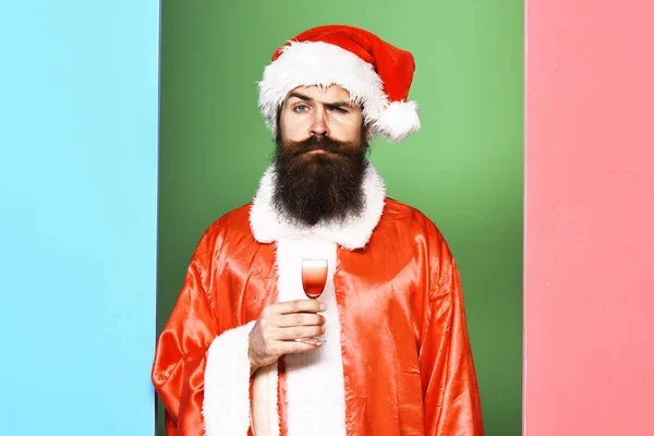 Sérieux barbu père Noël claus homme — Photo