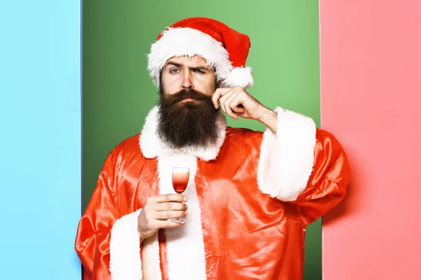 Sérieux barbu père Noël claus homme — Photo