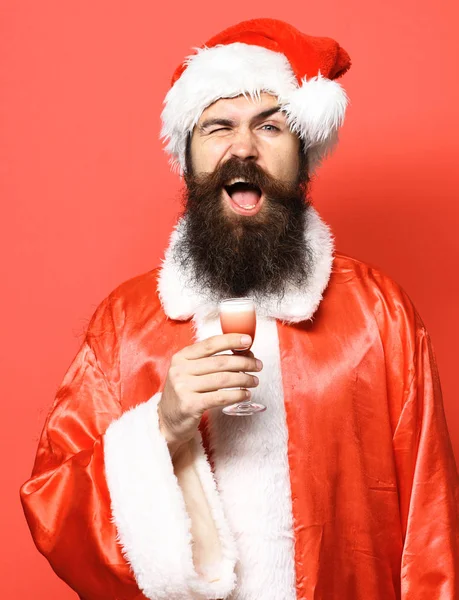 Schöner bärtiger Weihnachtsmann — Stockfoto