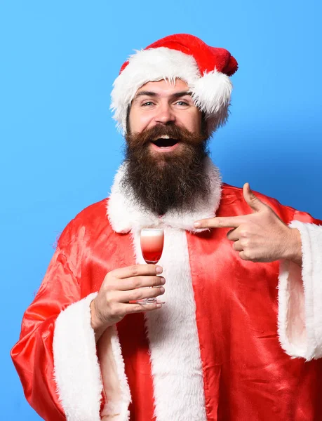 Schöner bärtiger Weihnachtsmann — Stockfoto