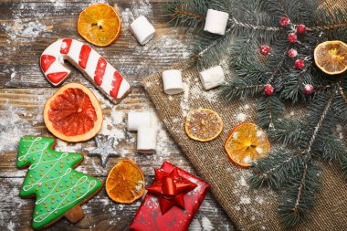 Renkli Noel süslemesi