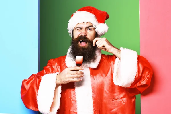 Śmieszne brodaty Święty Mikołaj człowiek — Zdjęcie stockowe