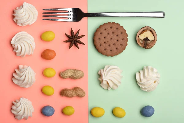 Cookies, marshmallow and silver fork — Stock Photo, Image