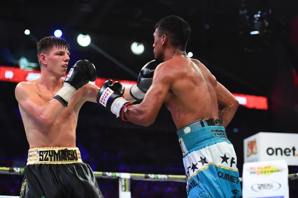 Un boxeur non identifié dans le ring pendant la lutte pour le classement des points — Photo