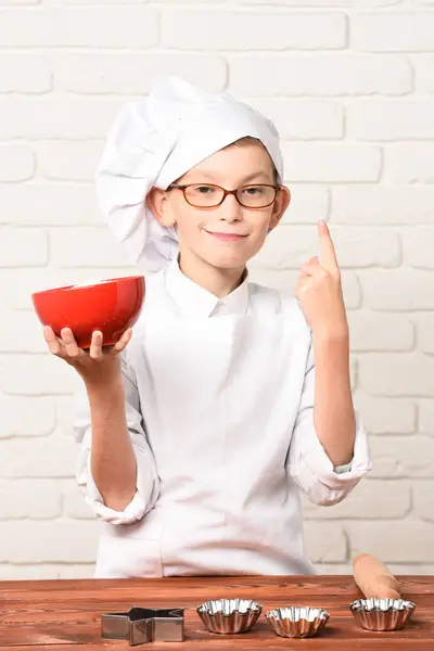 Drôle garçon mignon cuisinier chef — Photo