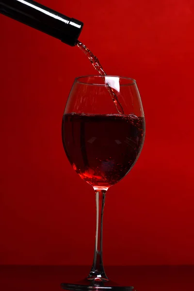 Ποτήρι με κόκκινο κρασί — Φωτογραφία Αρχείου