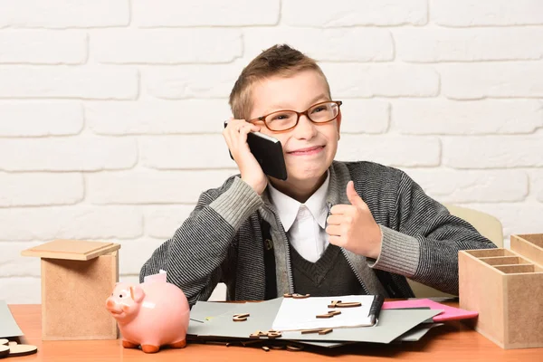 Jong schattig zakenman — Stockfoto