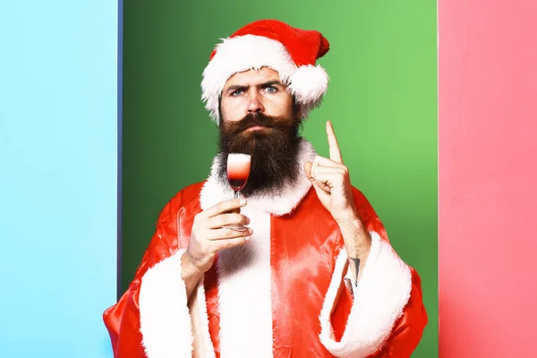 Serio barbudo santa claus hombre — Foto de Stock