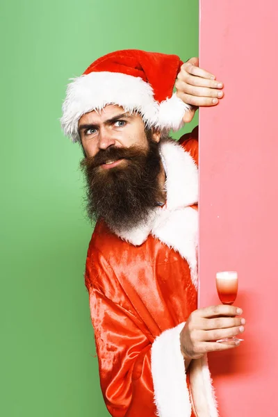 Σοβαρός γενειοφόρος Άγιος Βασίλης άνθρωπος — Φωτογραφία Αρχείου