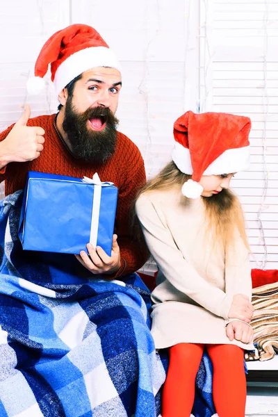 Santa hombre con chica rubia —  Fotos de Stock