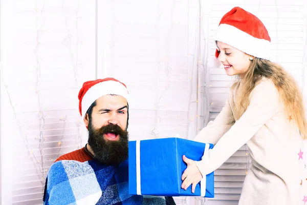 Père Noël homme avec fille blonde — Photo