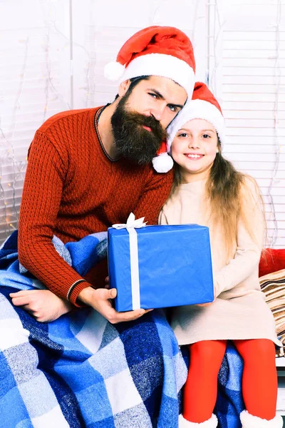 Père Noël homme avec fille blonde — Photo